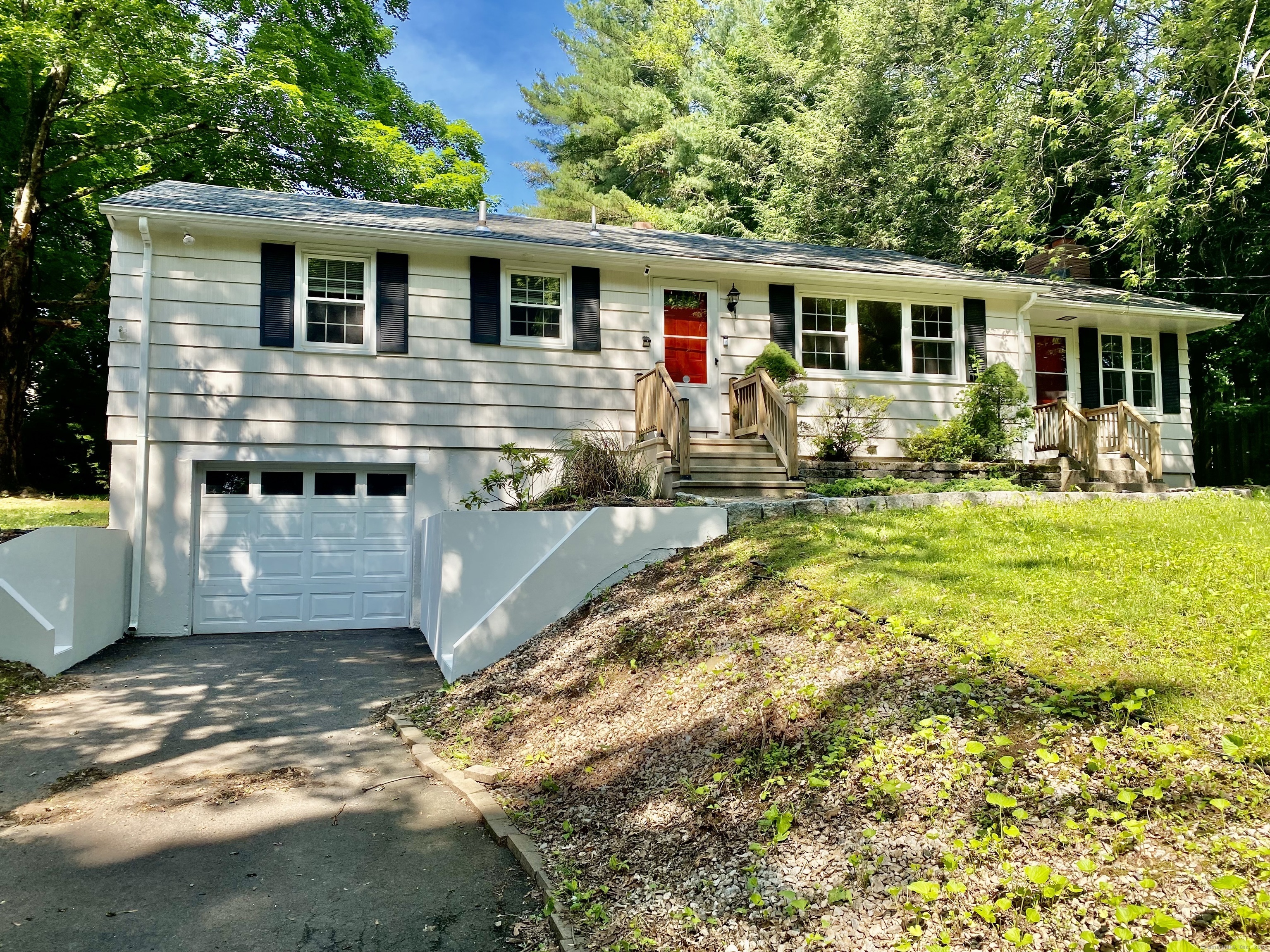 Property Photo: 80 Murlyn Road CT 06518