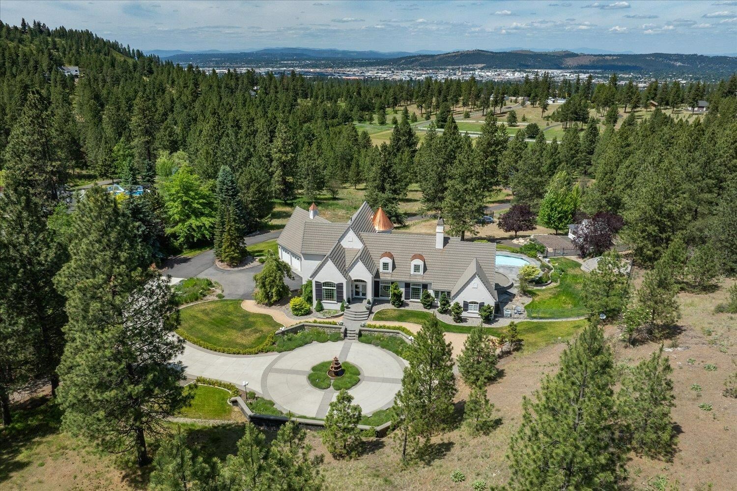 Property Photo: 2806 S Park Rd WA 99212