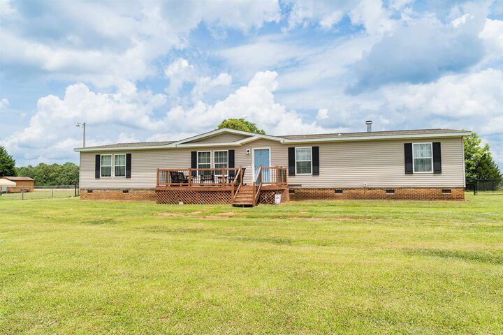 Property Photo: 124 Quail Run SC 29341