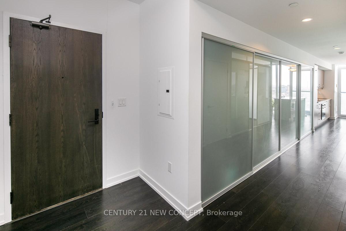 Property Photo: 426 University Avenue 2201 ON M5G 1S9