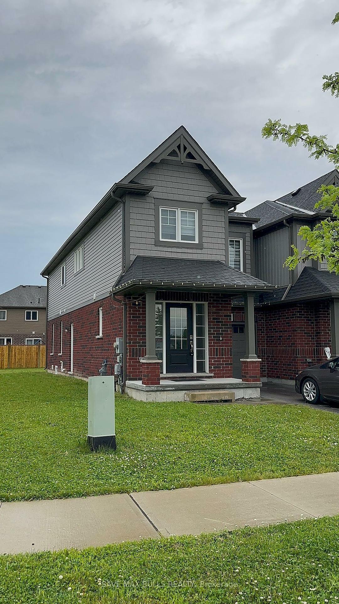 Property Photo: 636 Julia Drive ON L3C 0G9