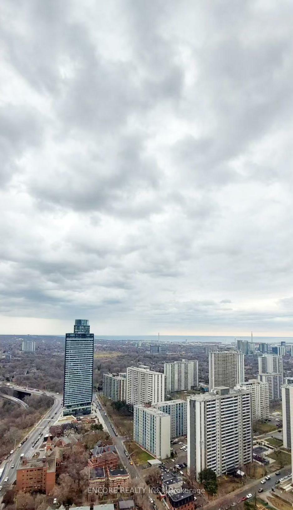 Property Photo: 395 Bloor Street E 3801 ON M4W 0B4