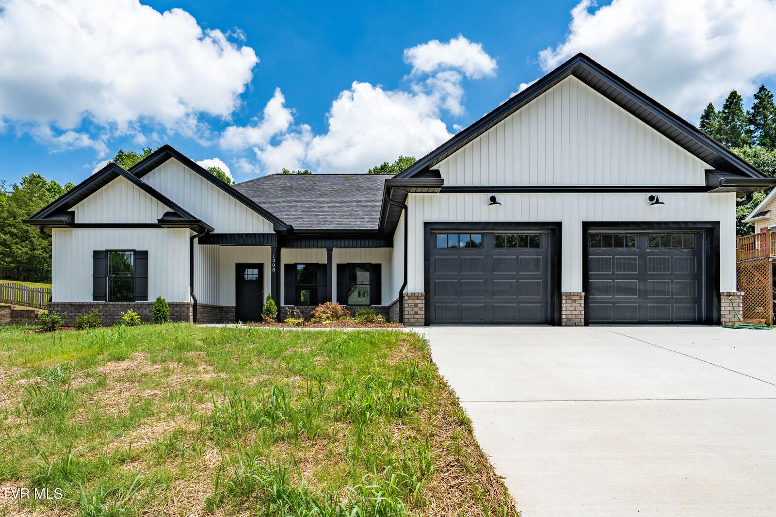 Property Photo: 1308 Walnut Grove Road TN 37659