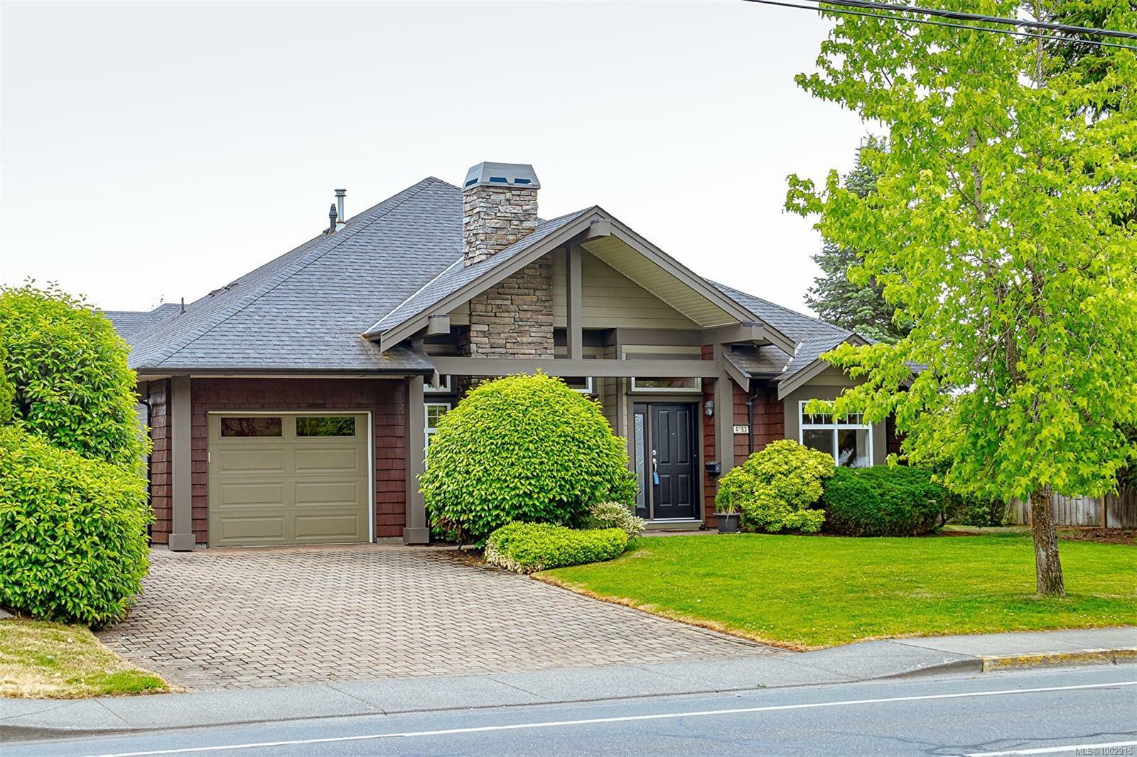Property Photo: 4053 Gordon Head Rd BC V8N 3X7