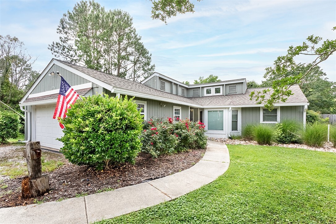 Property Photo: 112 Smokehouse Lane VA 23185