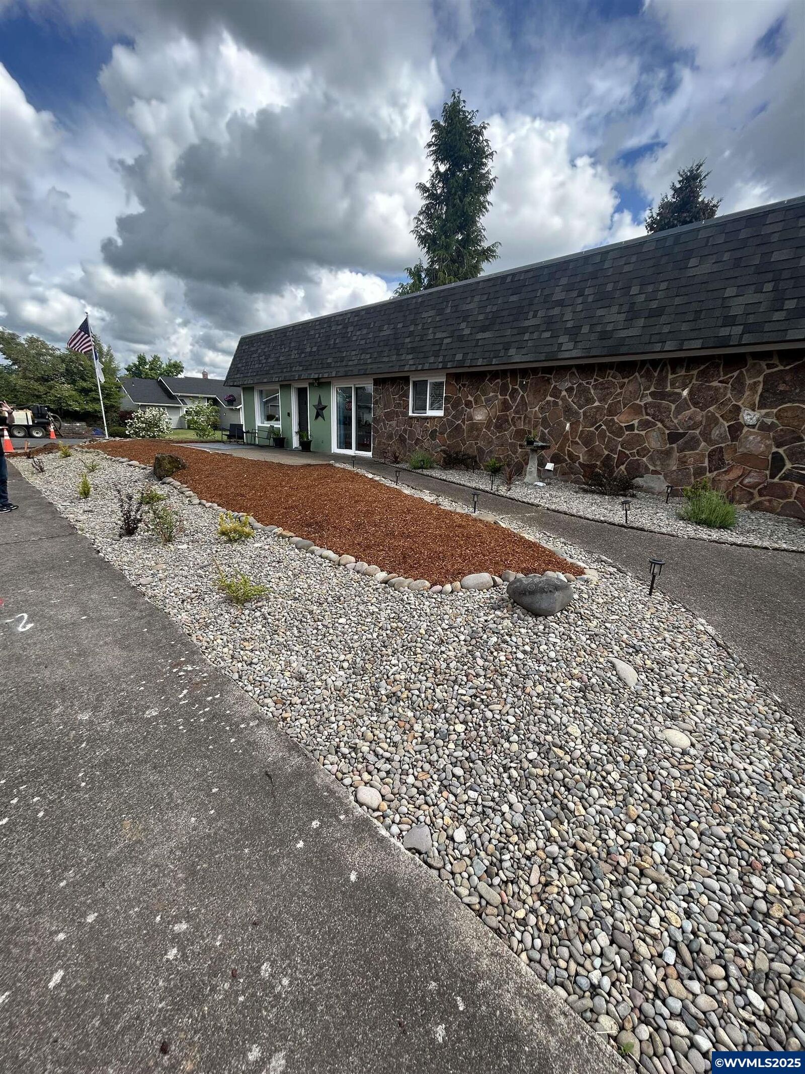 Property Photo:  510 SW 7th St  OR 97385 