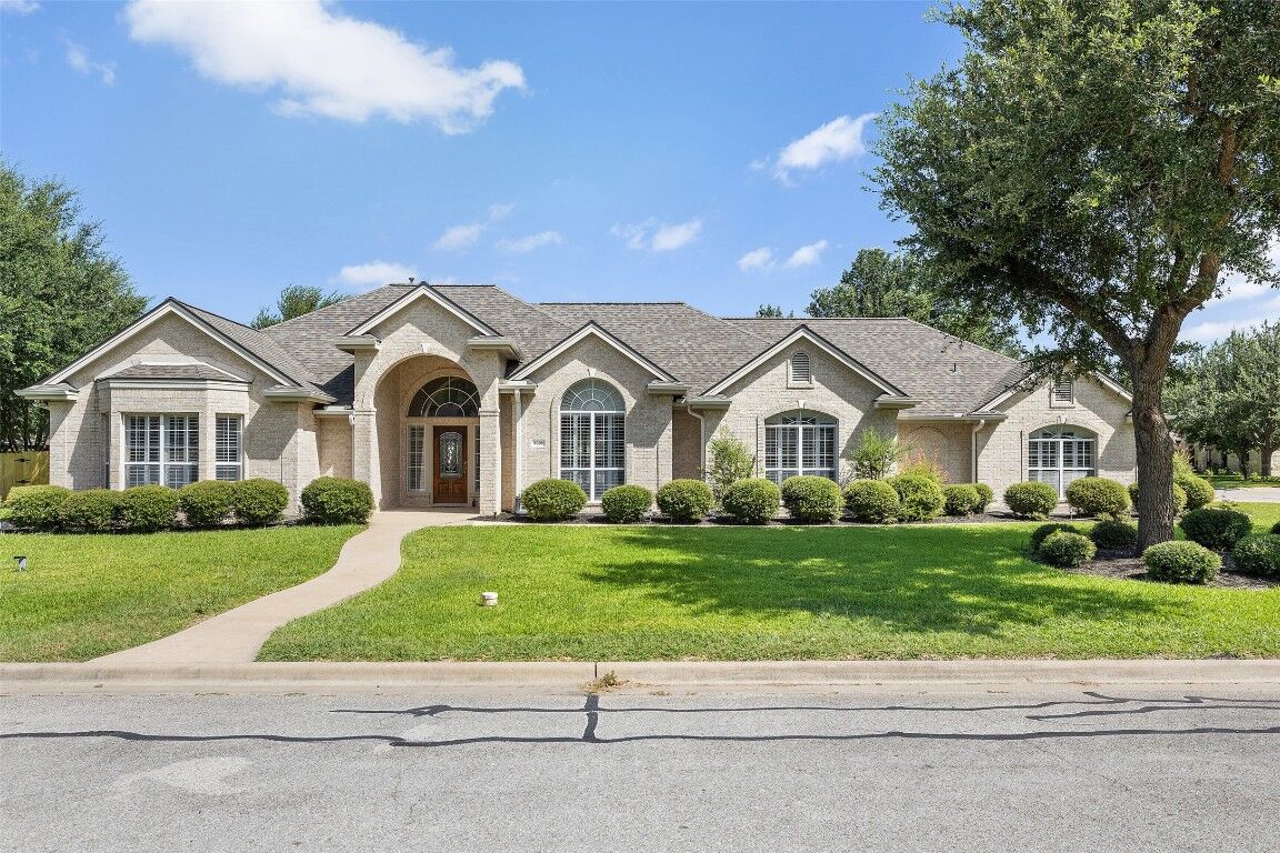 Property Photo: 1300 Cypress Trail TX 76574