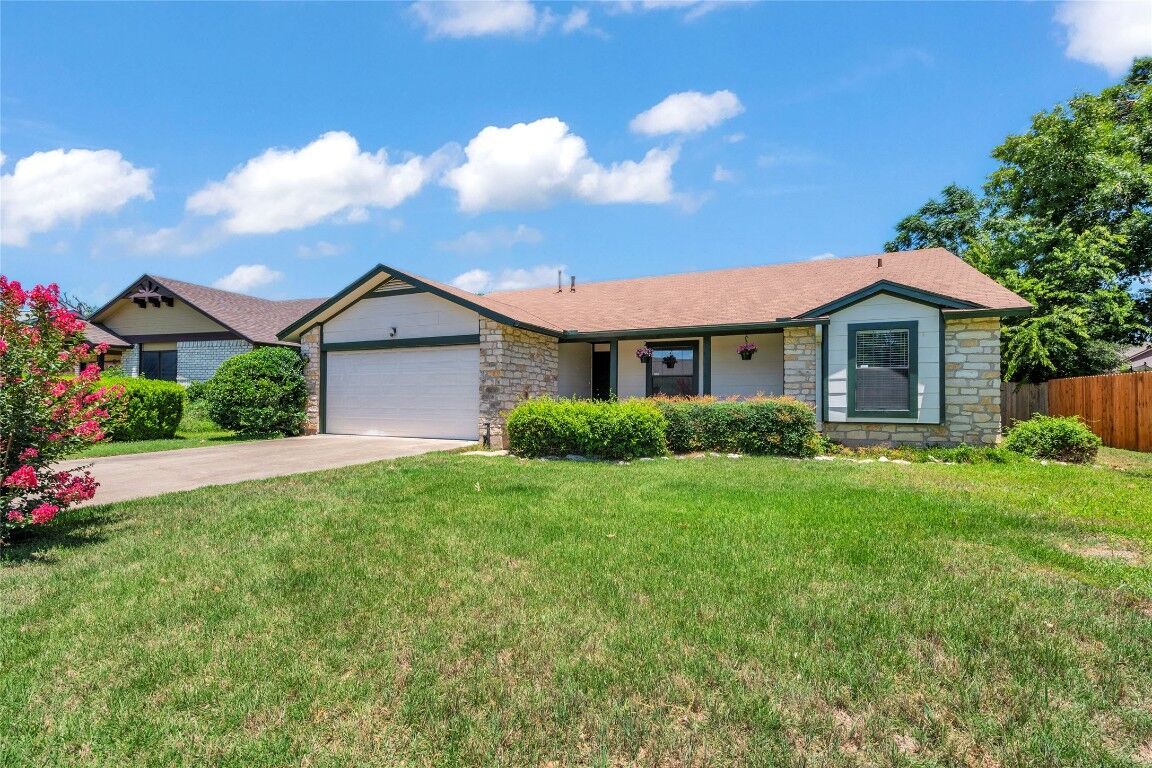 Property Photo: 209 Lenz Street TX 78681