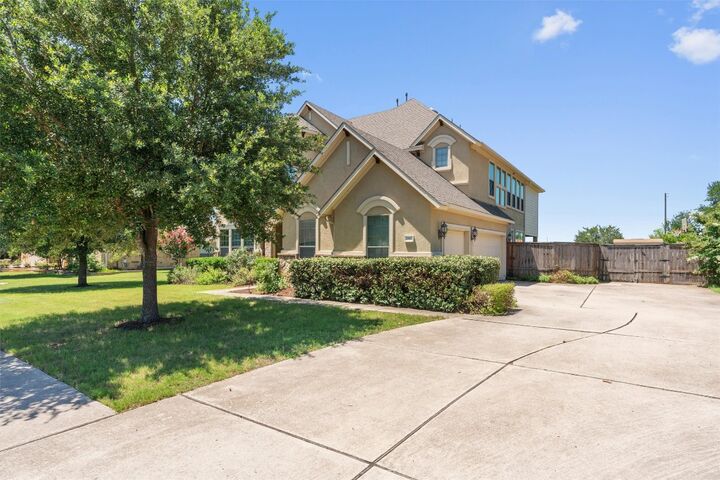 Property Photo: 2817 Bear Springs Trail TX 78748