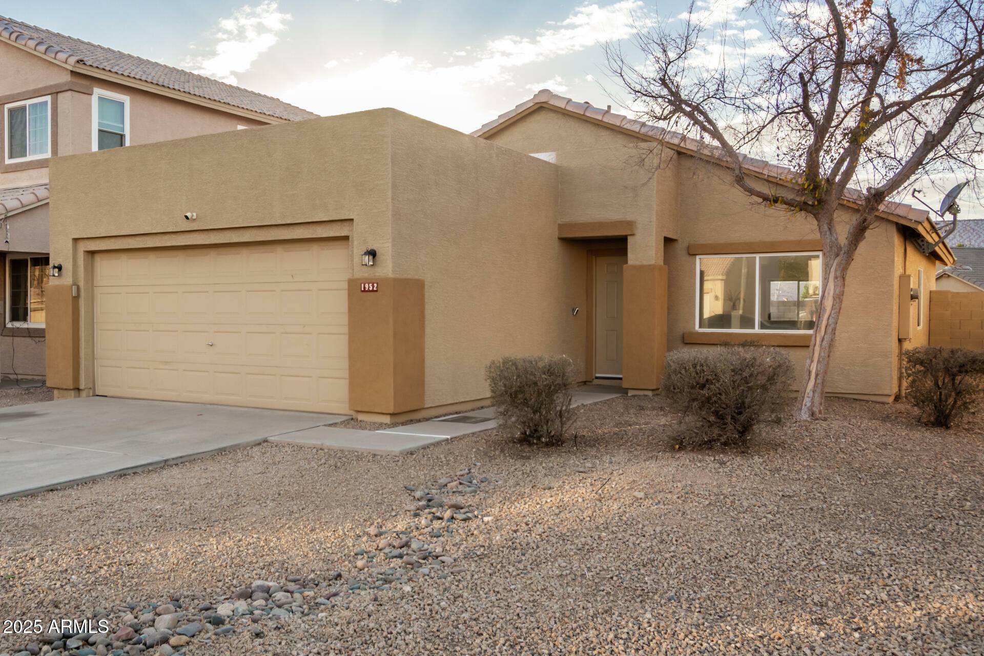 Property Photo: 1952 N 103rd Drive AZ 85392