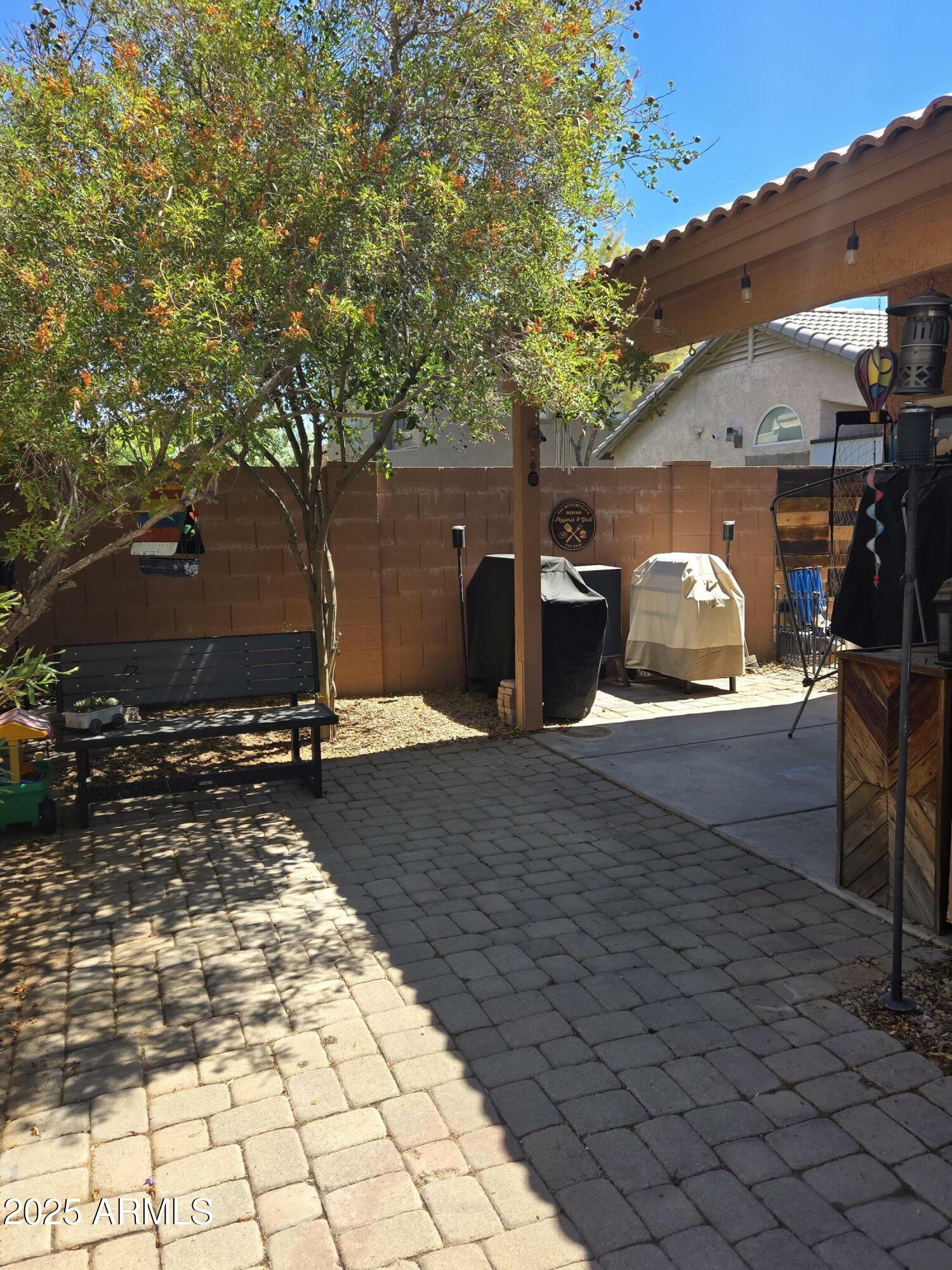 Property Photo: 2125 E Danbury Road AZ 85022