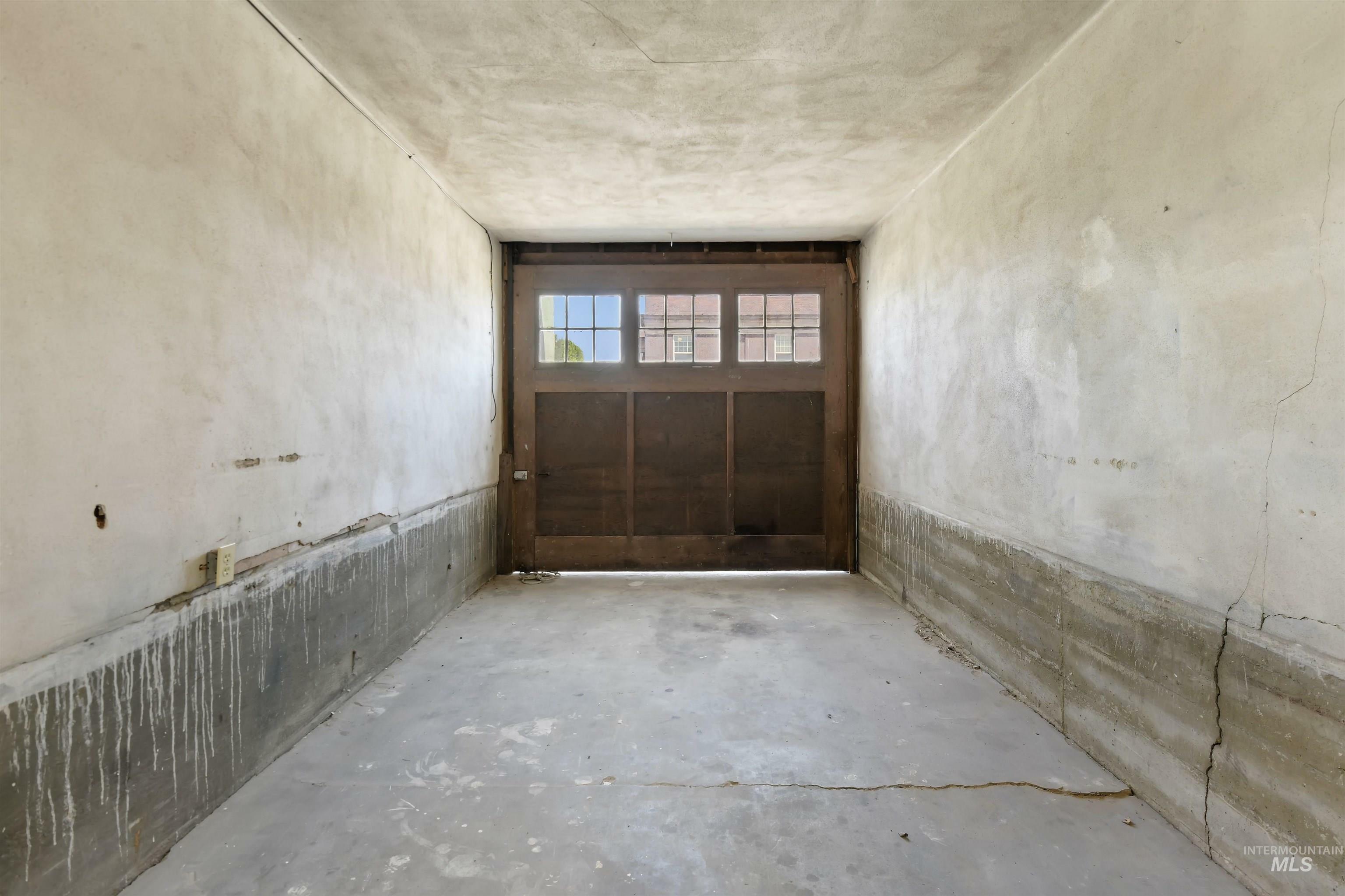 Property Photo: 1103-1105 4th Street S (7-Plex) ID 83651