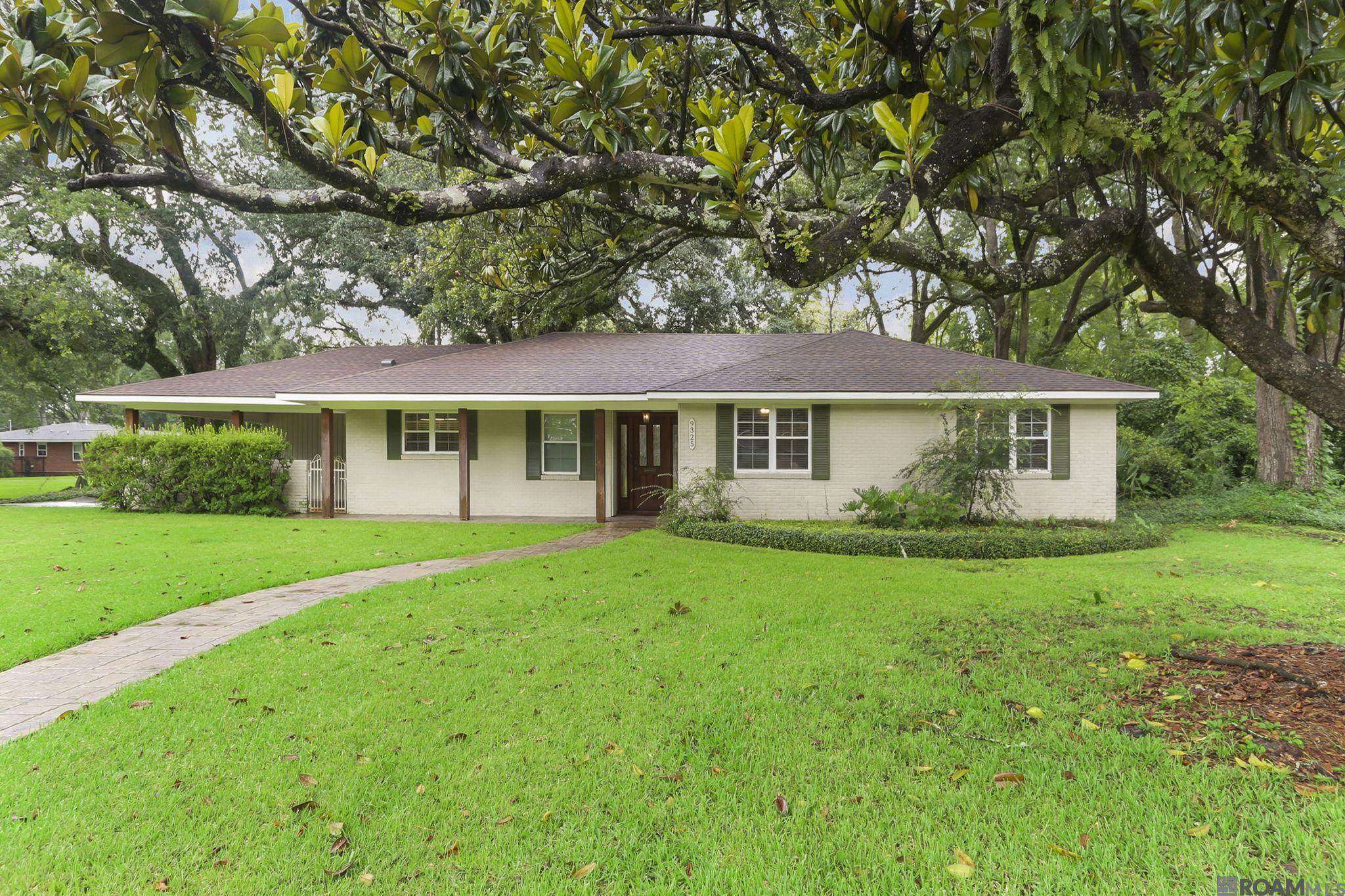 Property Photo: 9325 Woodbine St LA 70815