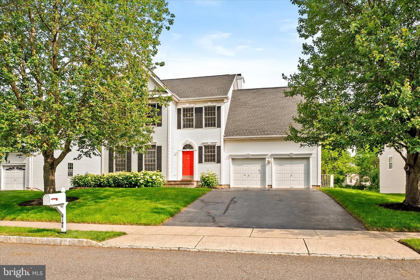 Property Photo:  9 Hedgecroft Drive  NJ 08534 