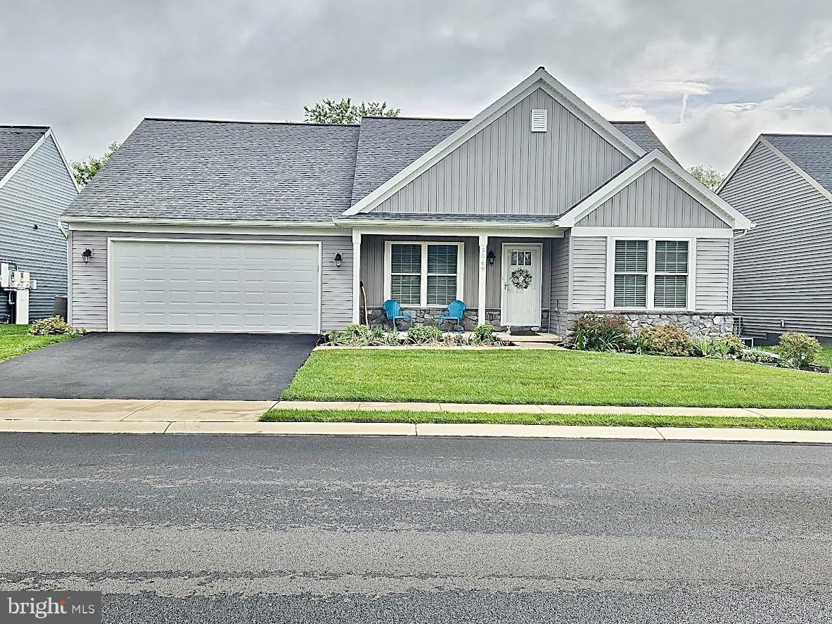 2069 Spring Wood Lane  Mechanicsburg PA 17055 photo