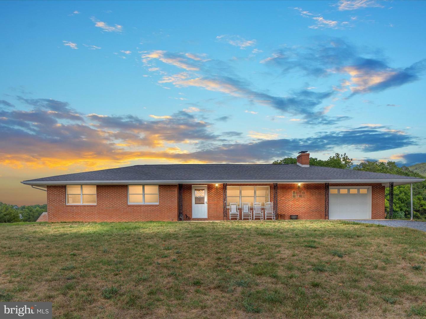 Property Photo: 1572 Seven Fountains Road VA 22652