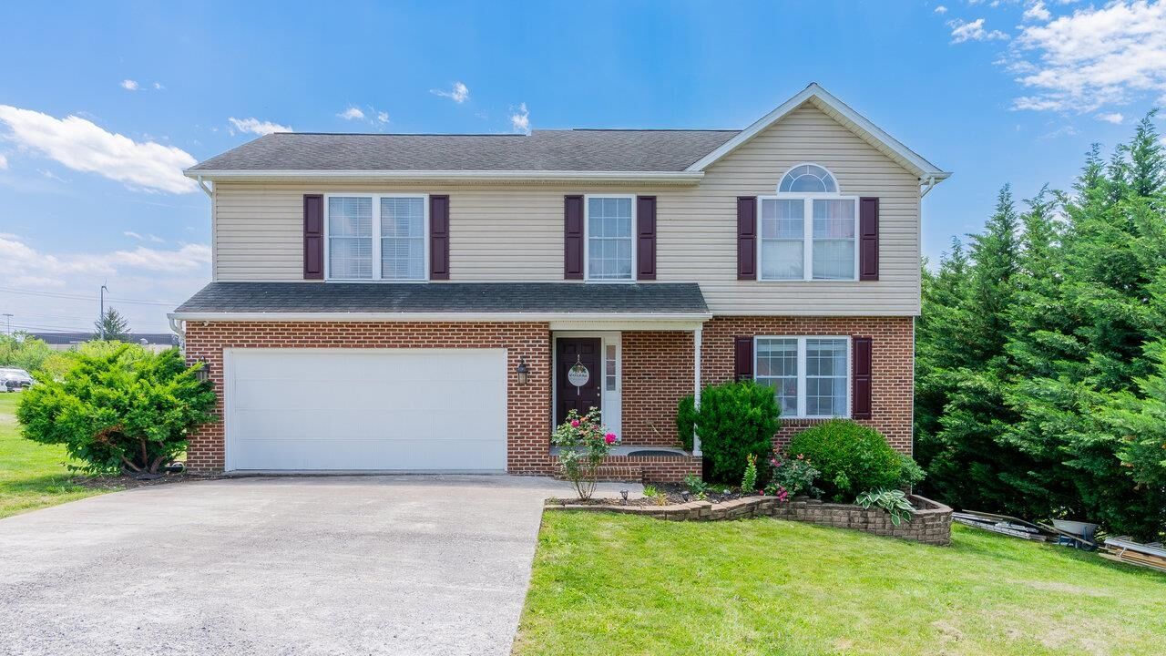Property Photo: 1411 Shenstone Dr VA 22802