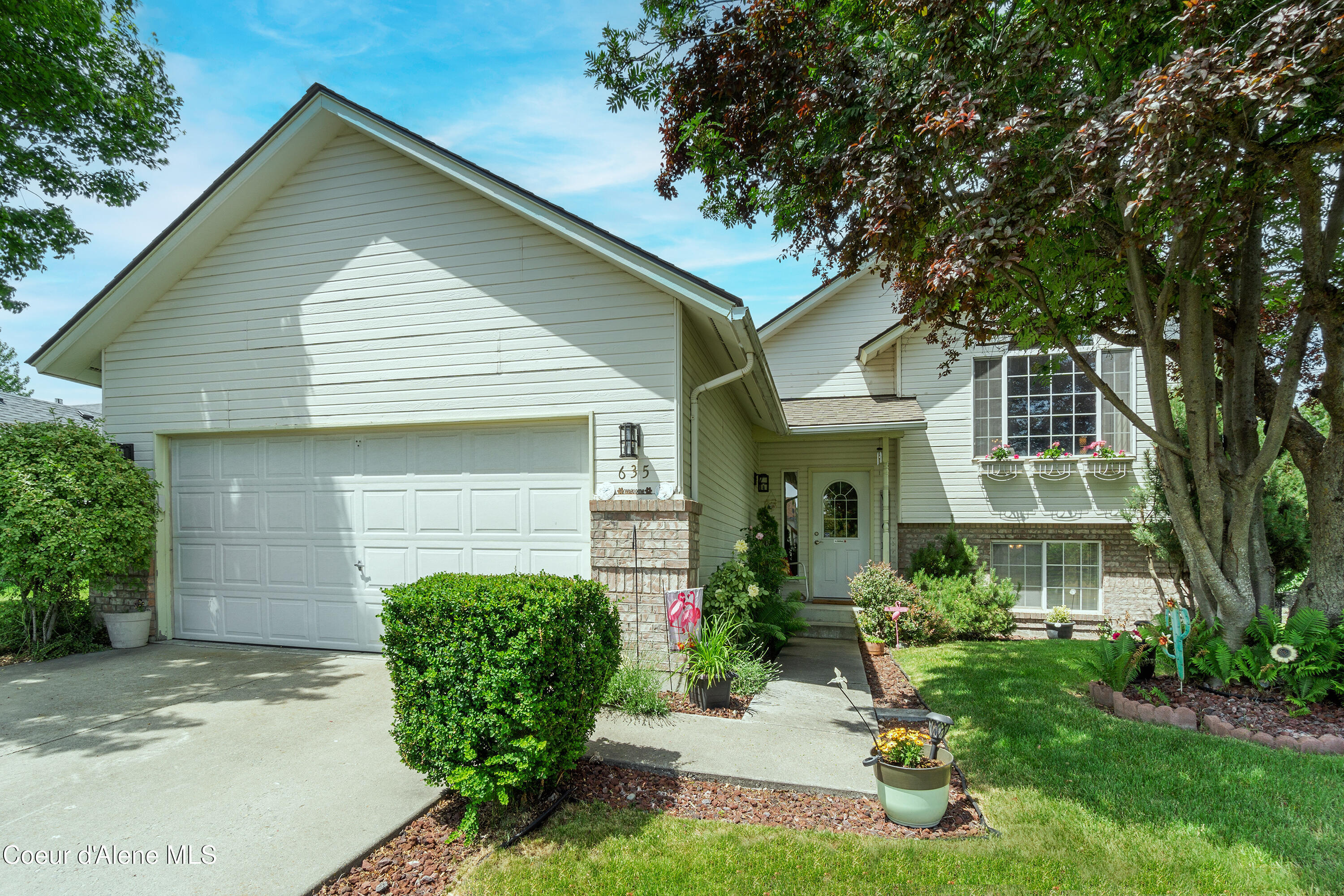 635 N Divot Ave  Post Falls ID 83854 photo