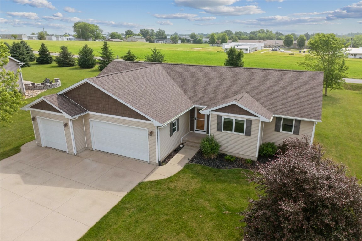 406 S S Avenue  Vinton IA 52349 photo