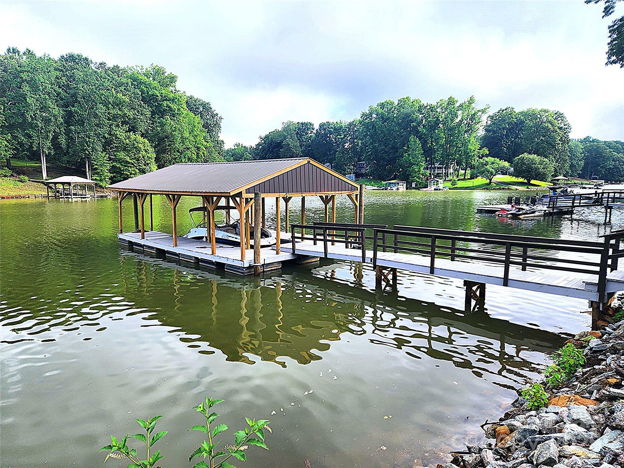 6908 Shade Tree Lane  Sherrills Ford NC 28673 photo