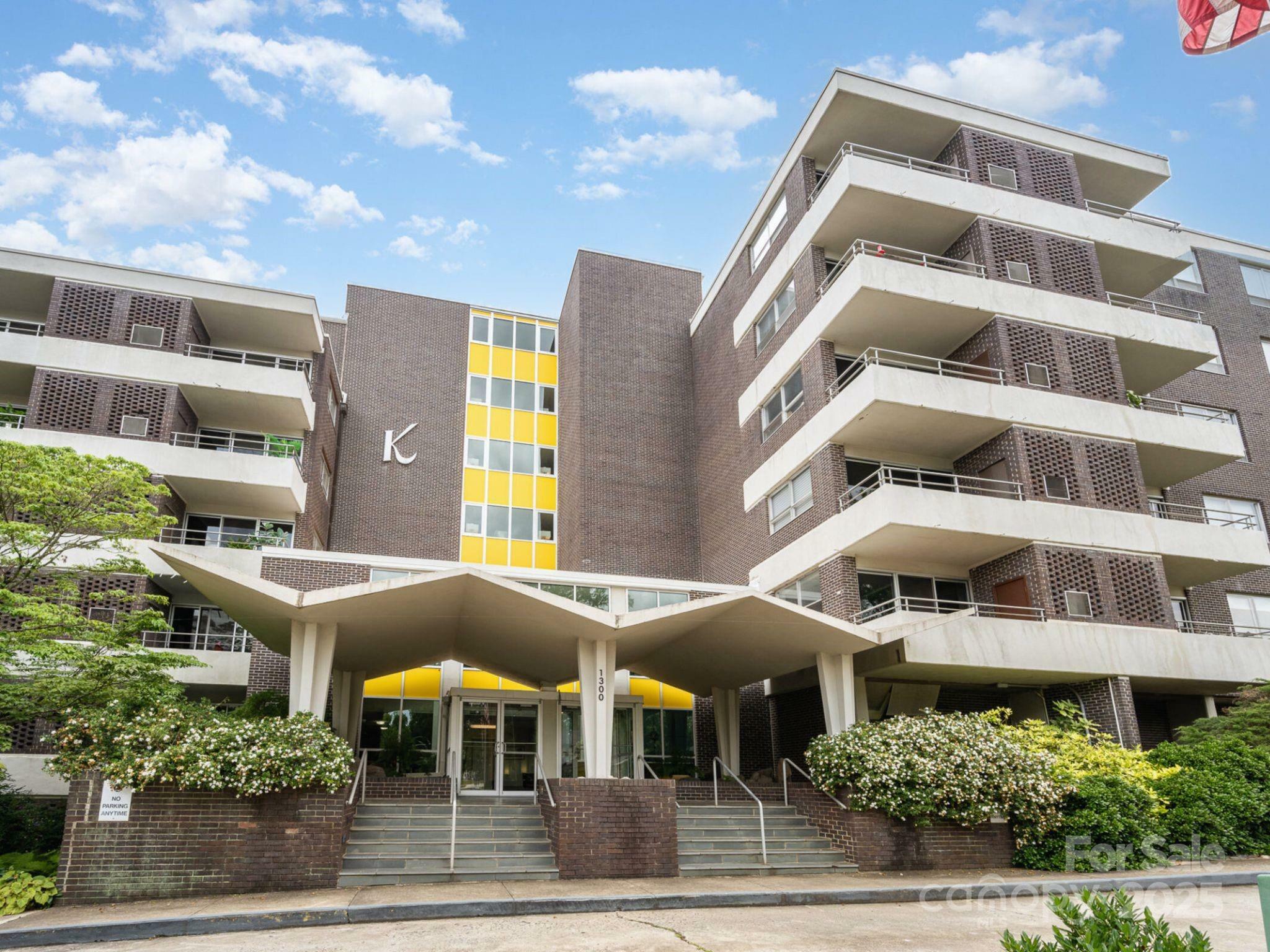 Property Photo: 1300 Reece Road 206 NC 28209