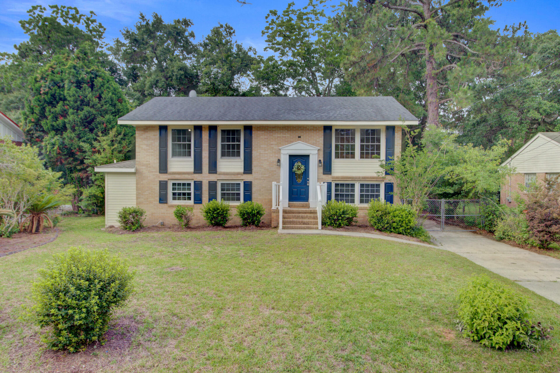 Property Photo: 1525 Westmoreland Avenue SC 29412