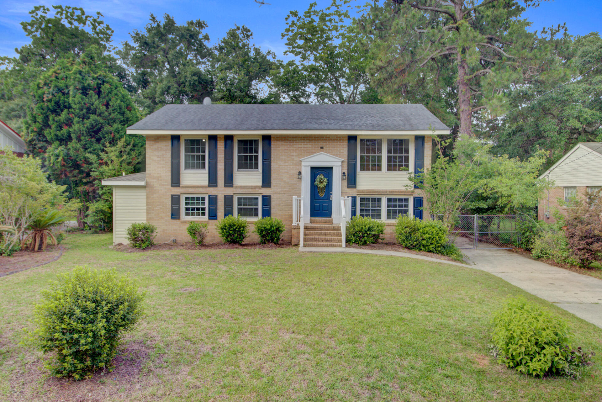Property Photo: 1525 Westmoreland Avenue SC 29412