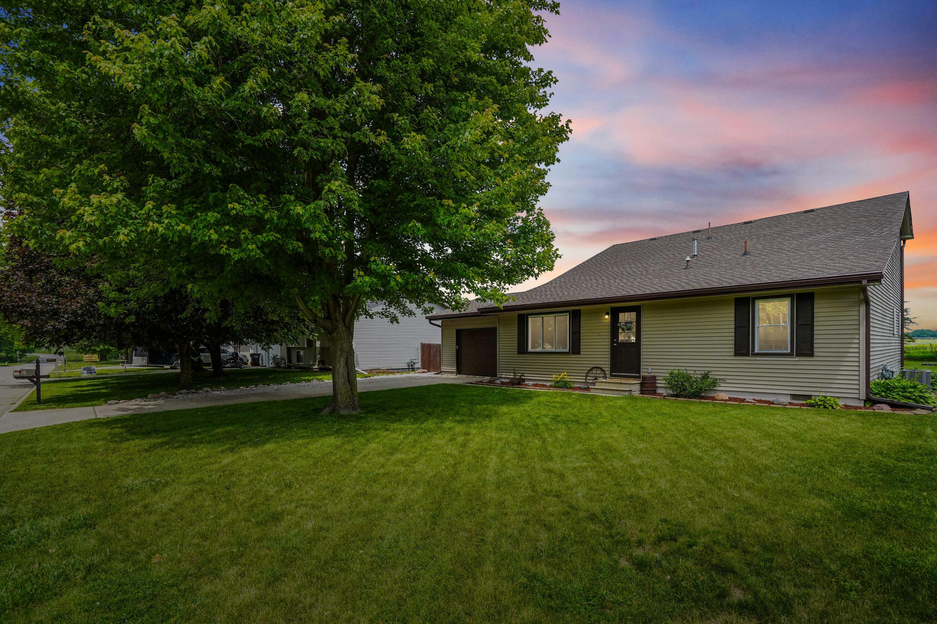 Property Photo: 301 Maple Avenue IA 50201