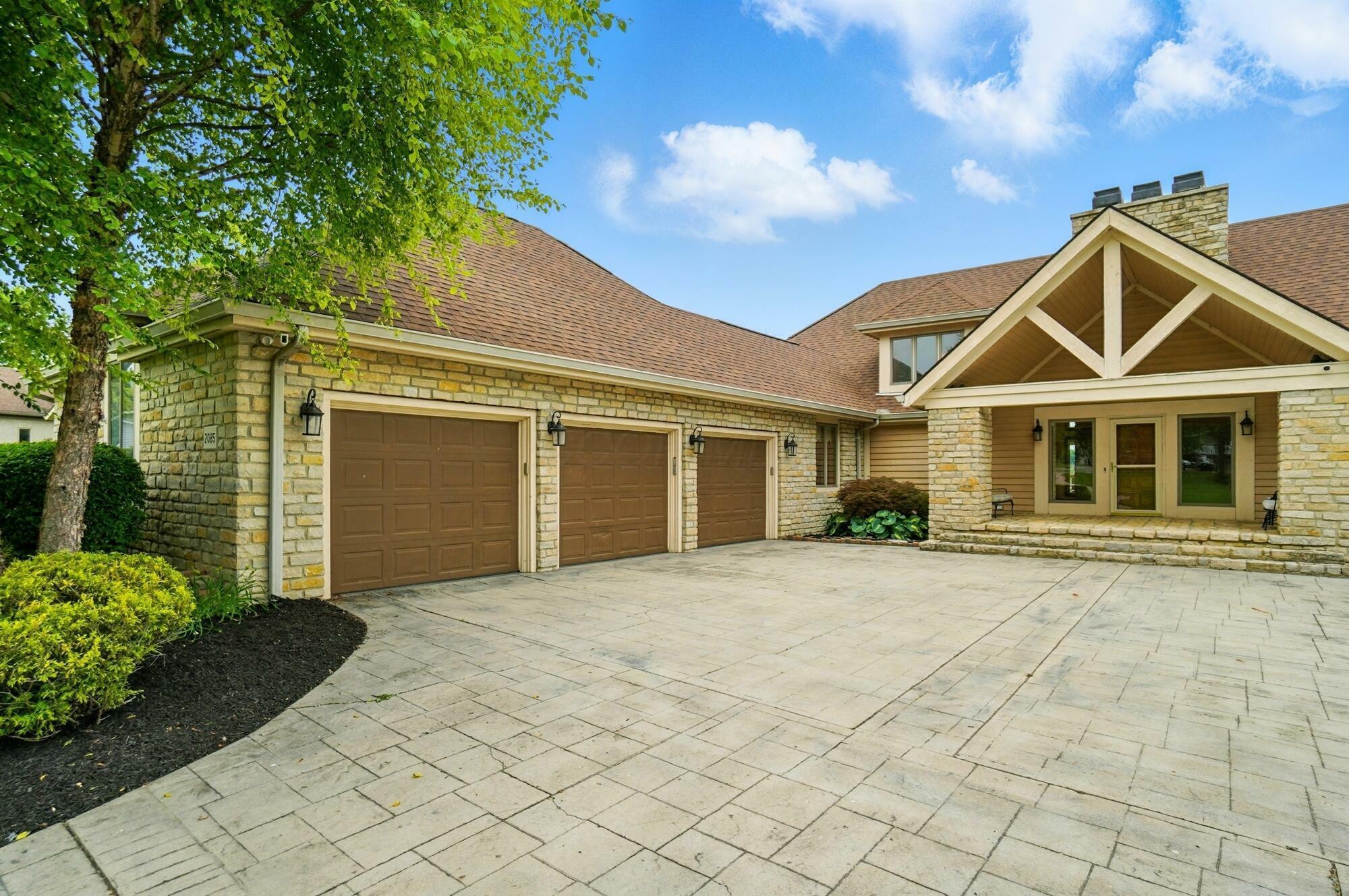 2085 Chickasaw Drive  London OH 43140 photo