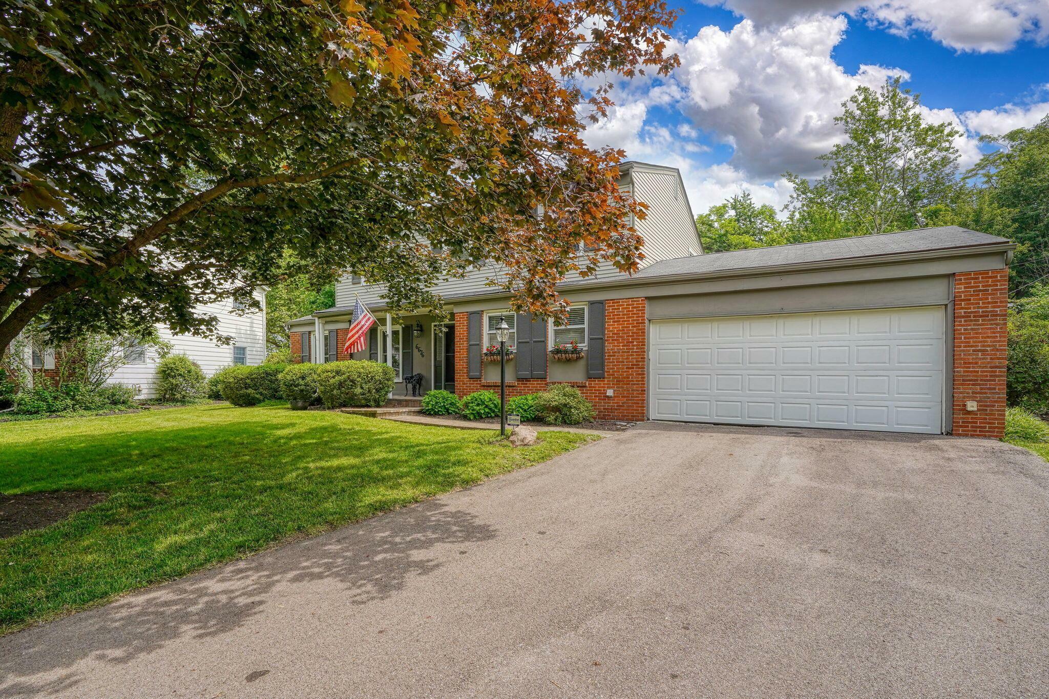 Property Photo: 6676 Woodsedge Drive OH 43068
