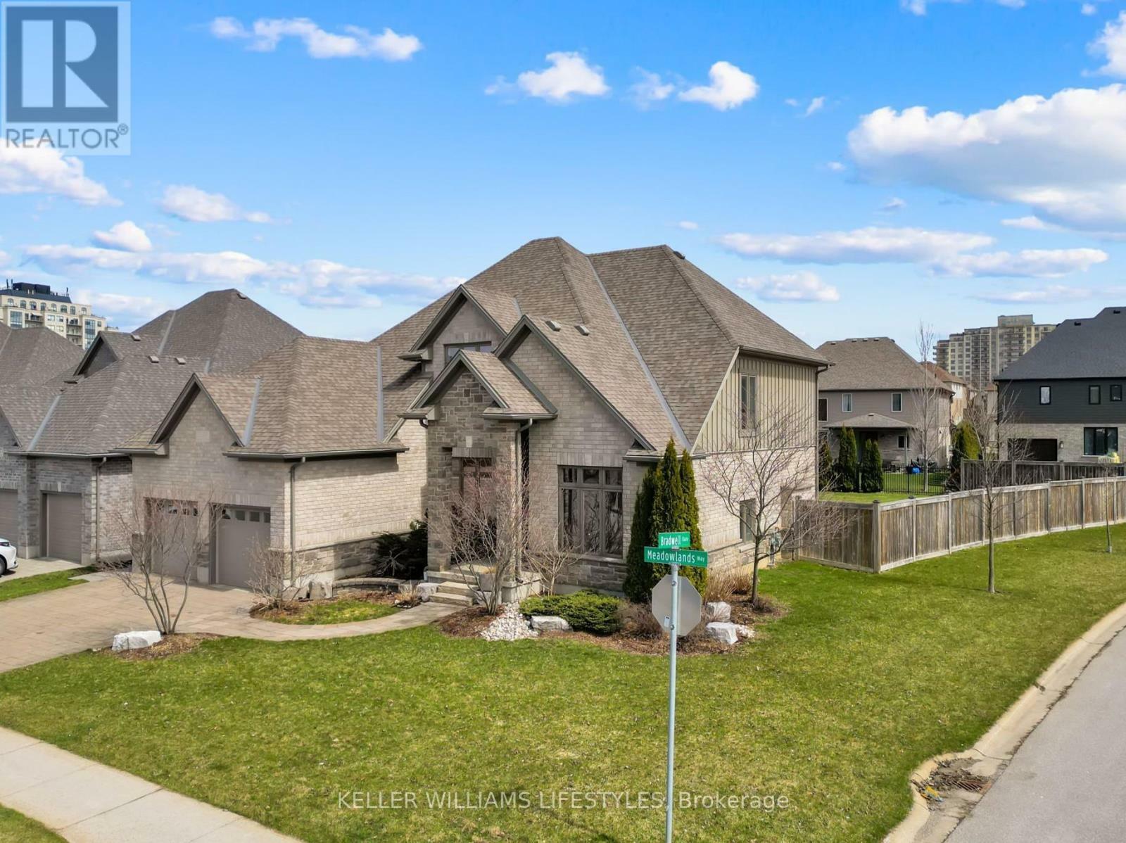 Property Photo: 2348 Meadowlands Way ON N6G 5L8