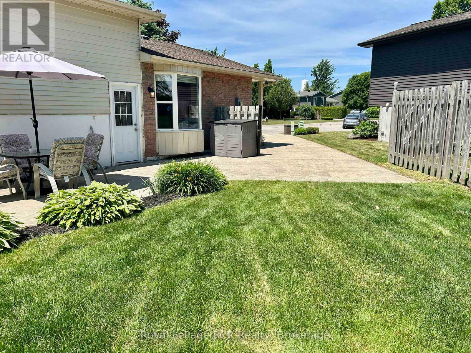 Property Photo: 754 Andrew Malcolm Drive ON N2Z 1M8
