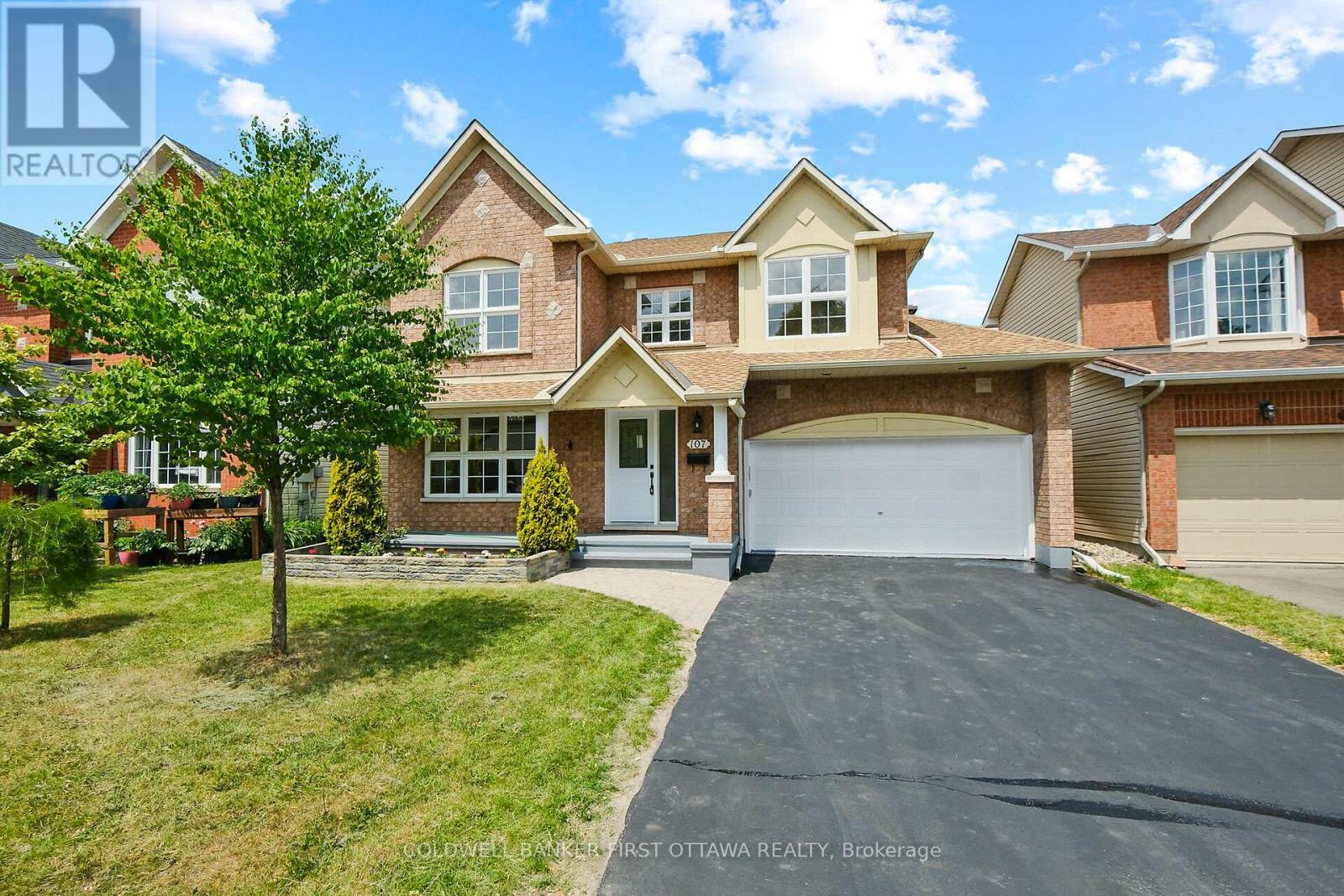 Photo de la propriété: 107 Columbia Avenue ON K1V 1Z3