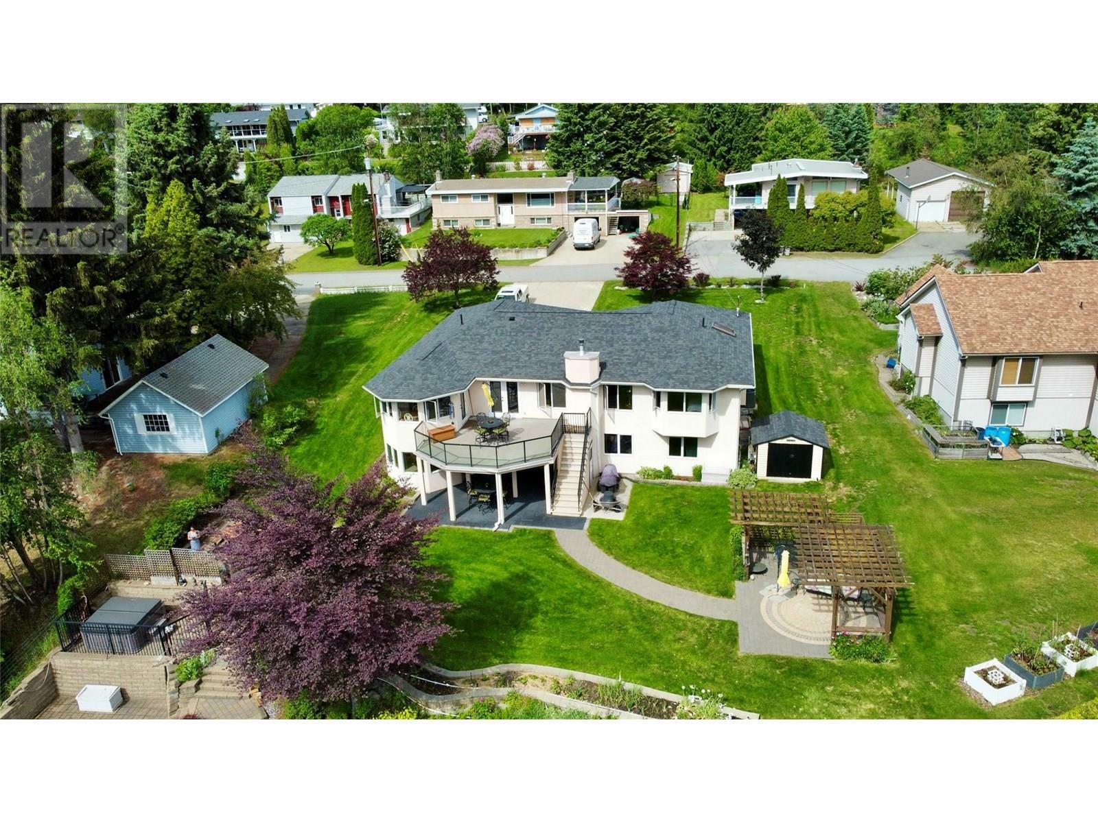 Property Photo: 525 3rd Avenue BC V1R 4V4