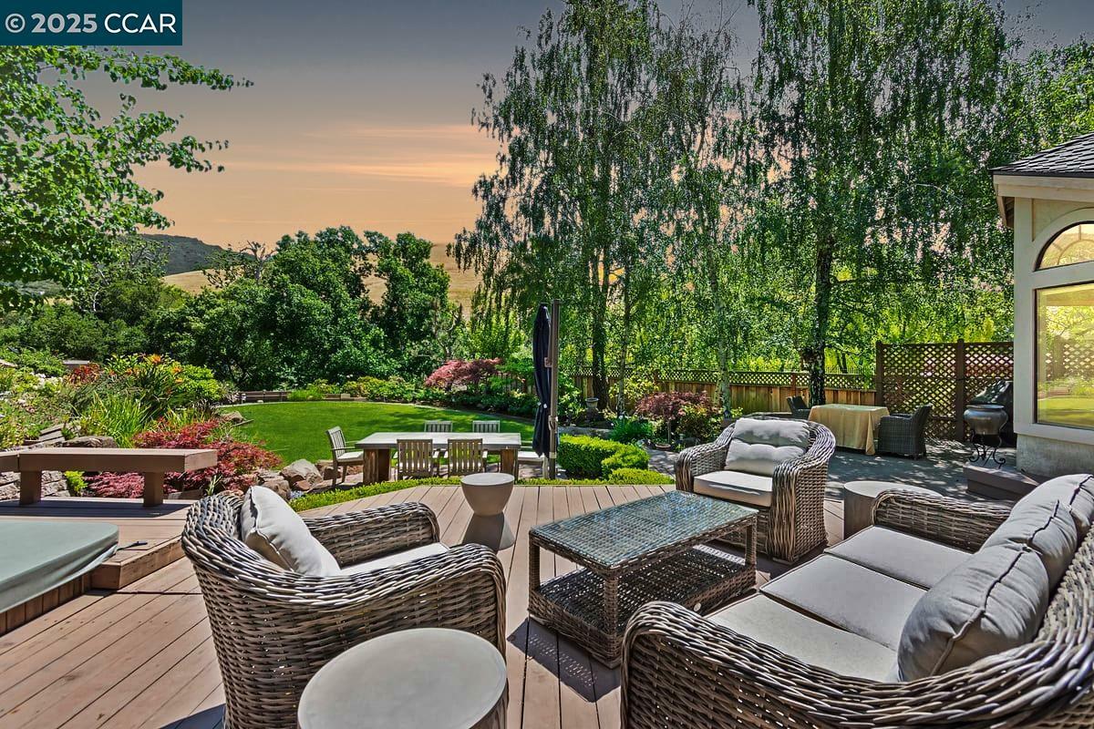Property Photo: 3100 Fox Creek Dr CA 94506