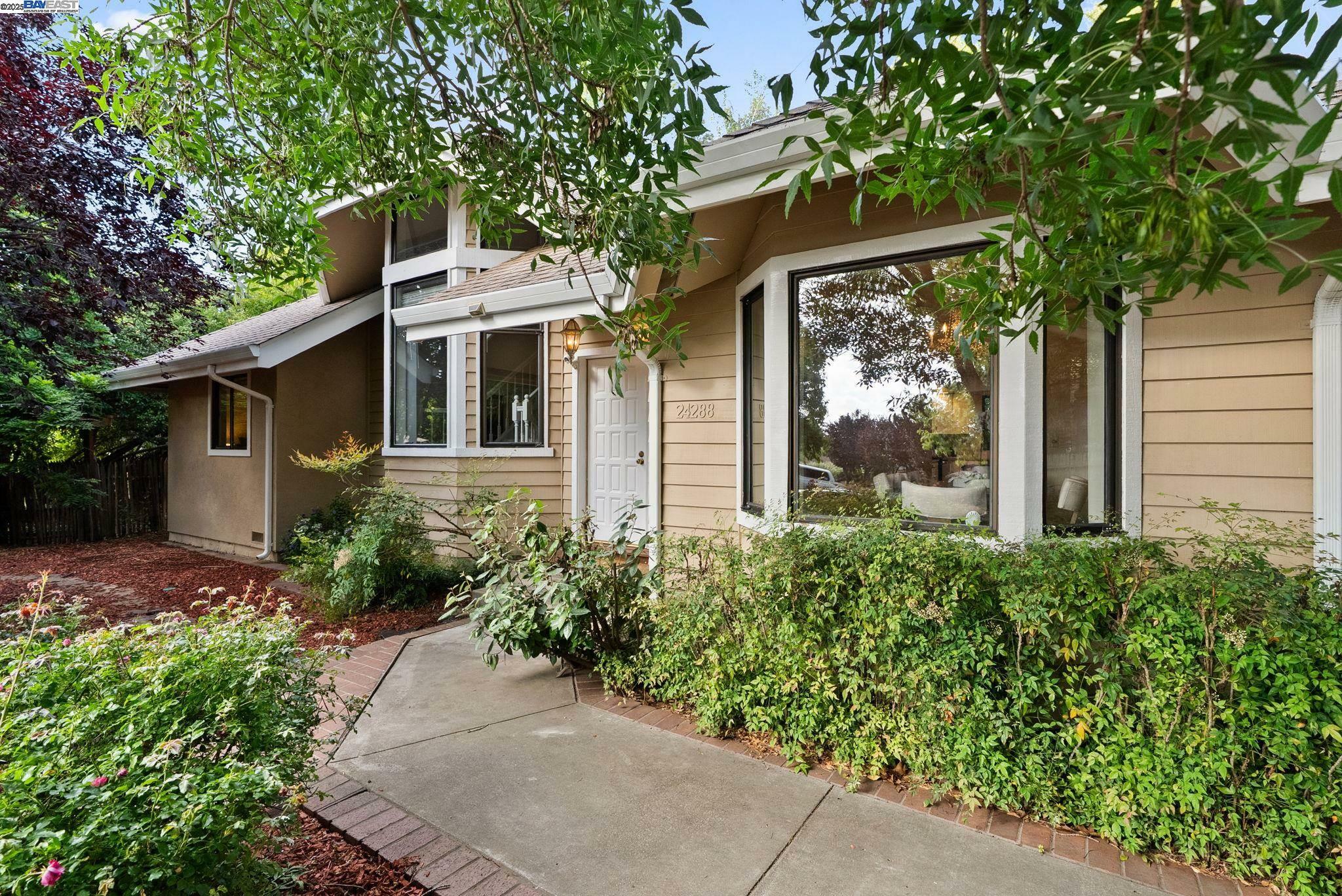 Property Photo:  24288 Stacey Ln  CA 94541 