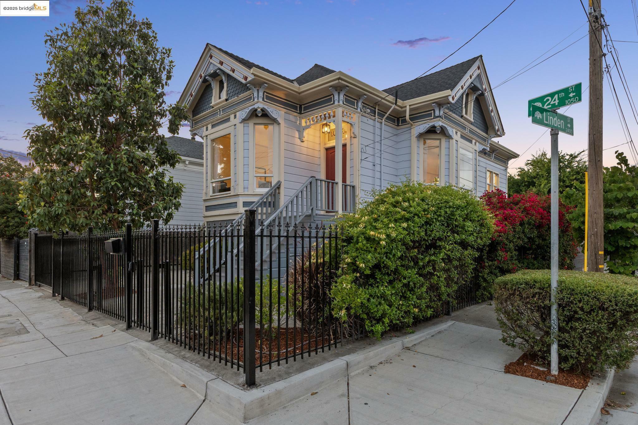 Property Photo: 1054 24th St CA 94607
