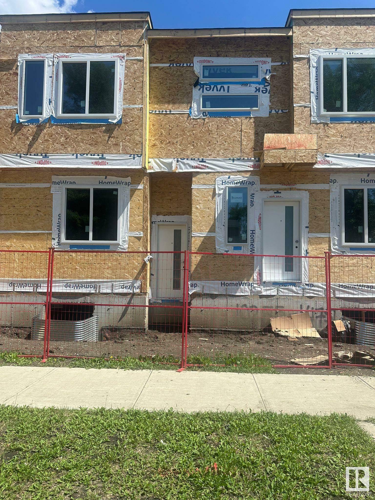 Property Photo: 10253 / 55 / 57 147 Street NW AB T5N 0T6