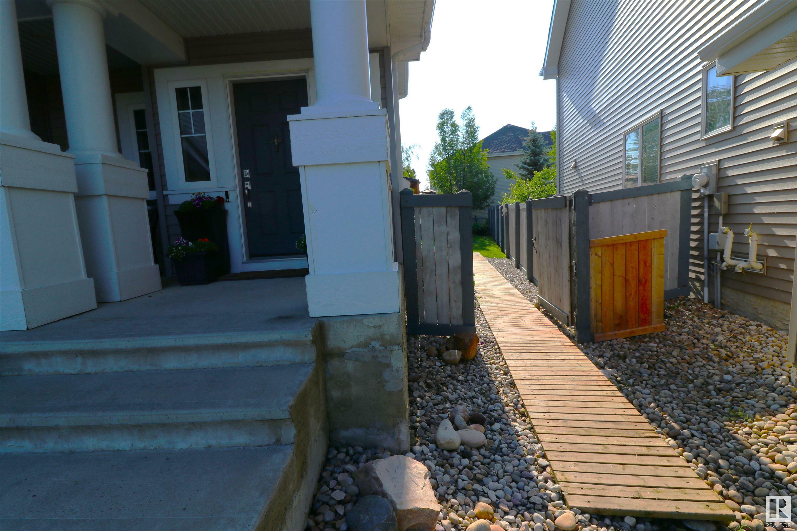 Property Photo: 4278 Savaryn Drive SW AB T6X 0P4