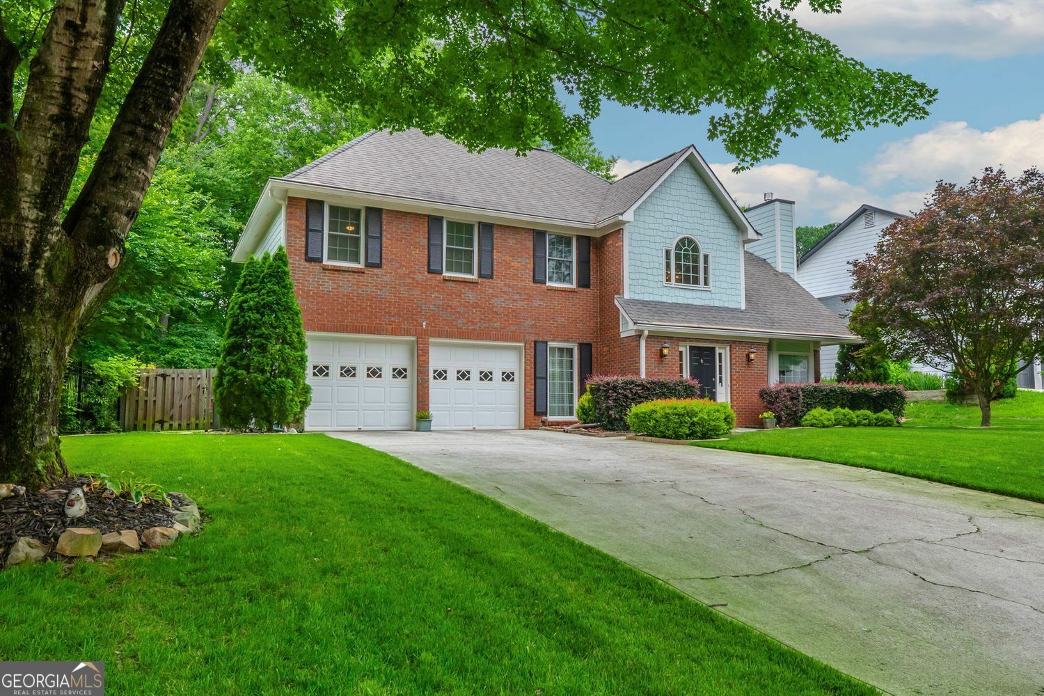 Property Photo: 10980 Pinehigh Drive GA 30022