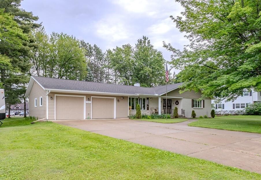 Property Photo: 701 Tee Lane Dr WI 54452