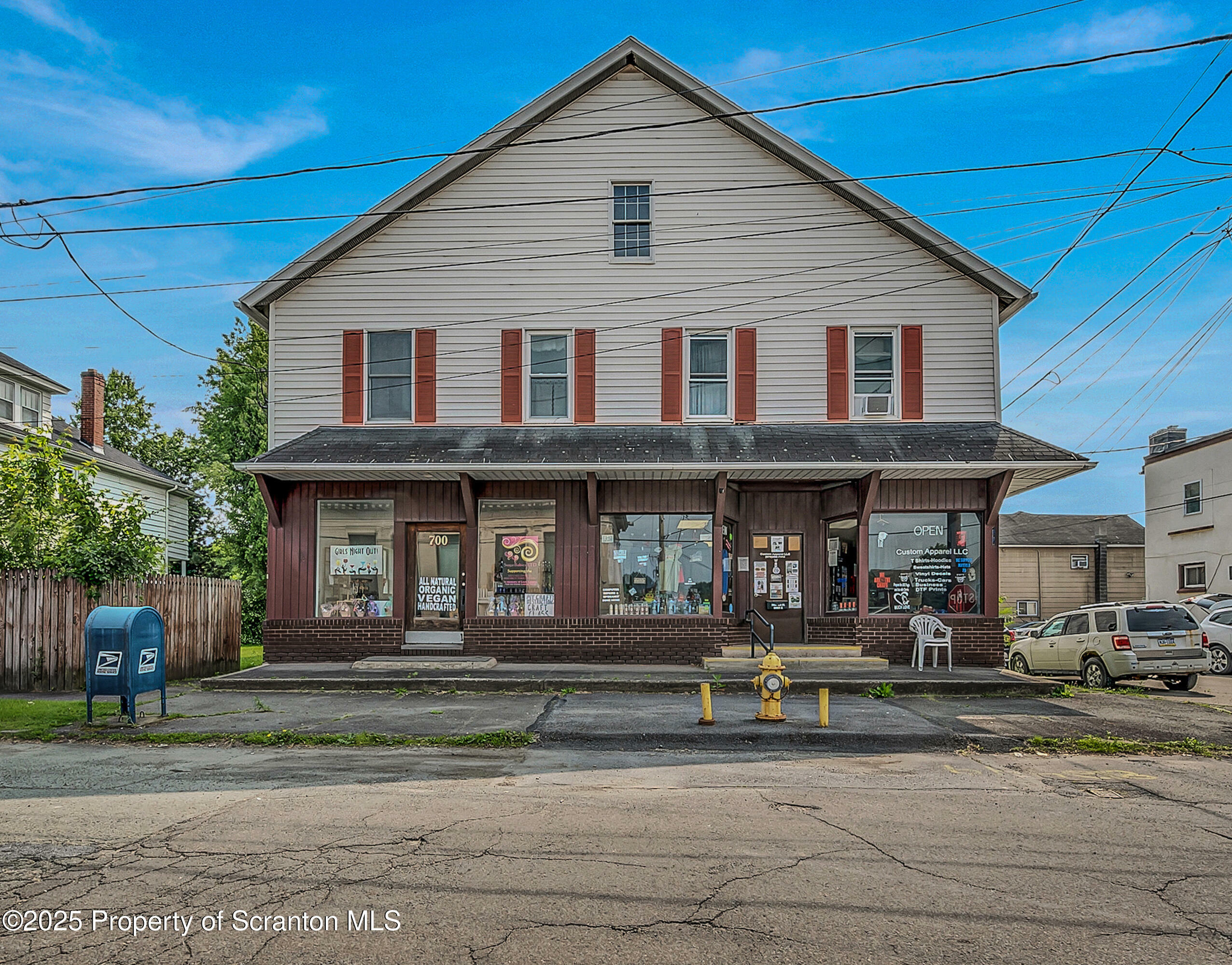 Property Photo: 700 Poplar Street PA 18433