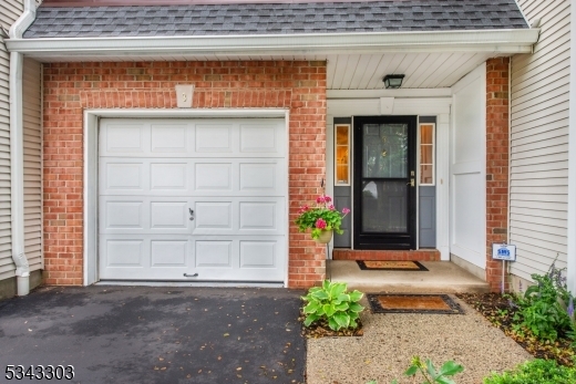 Property Photo: 3 Knox Ct NJ 07920