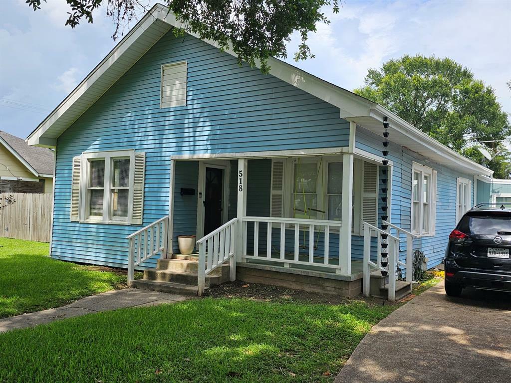 Property Photo: 518 Bowie Street TX 77575