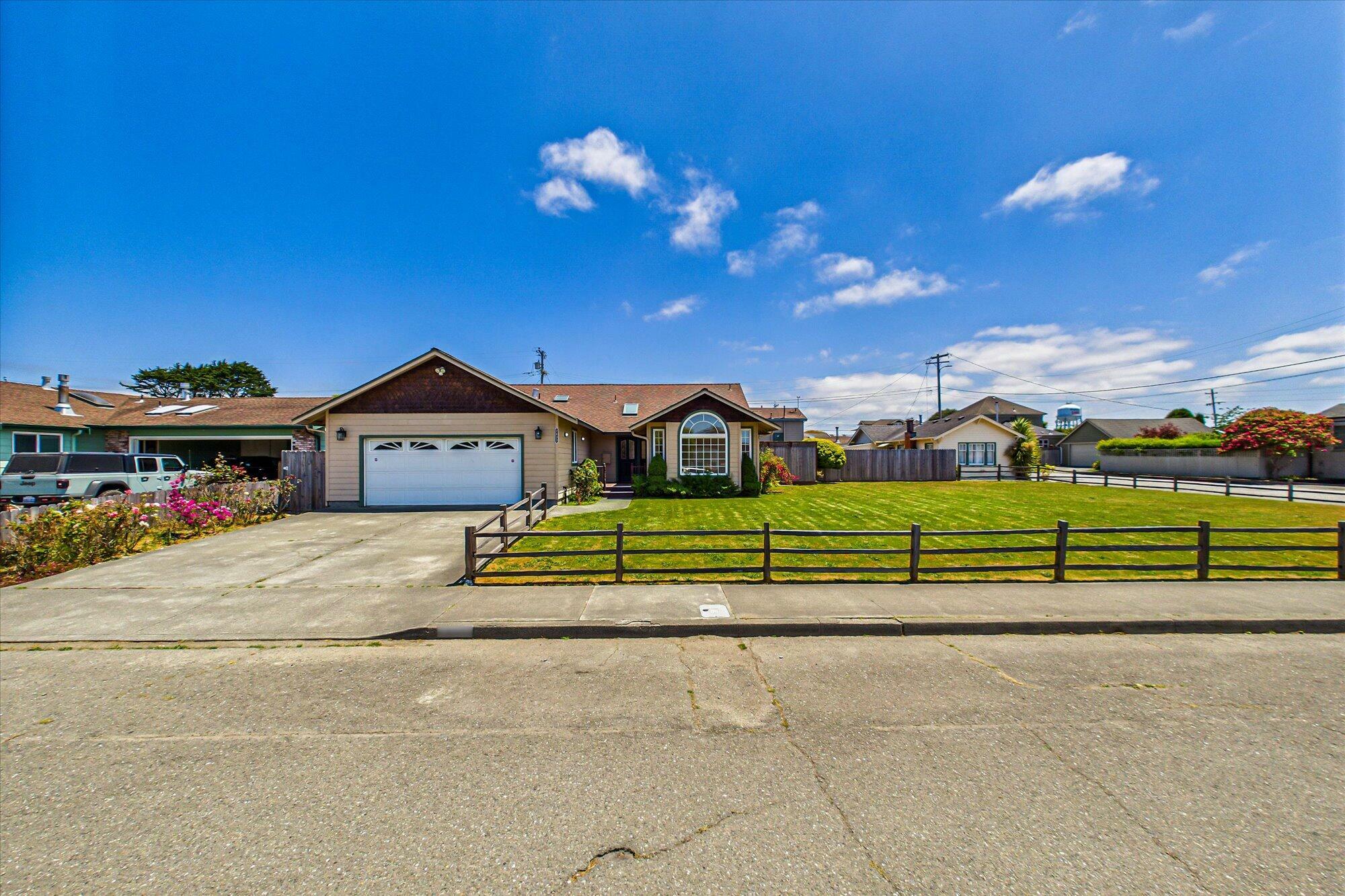 Property Photo: 2633 G Street CA 95501