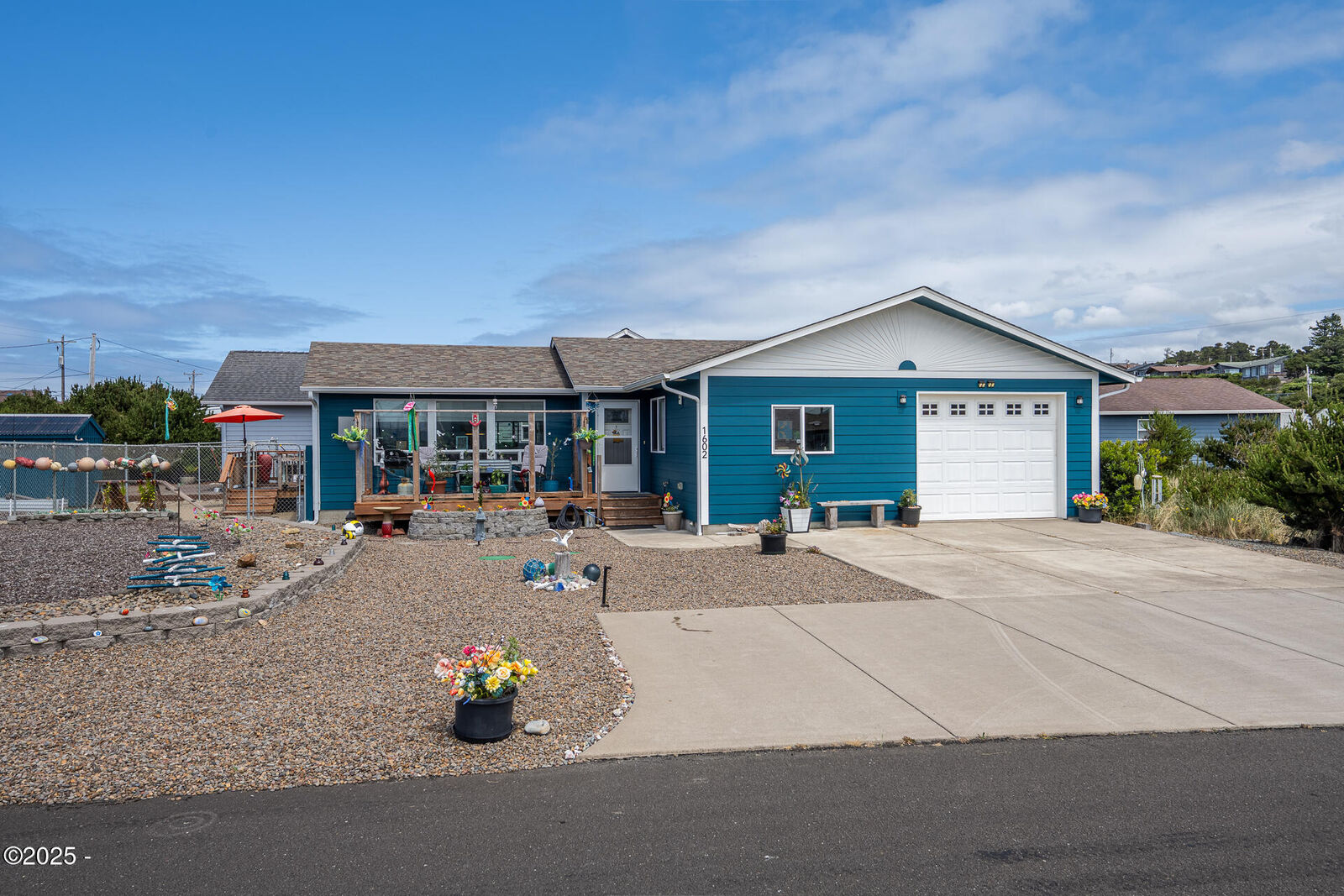 Property Photo: 1602 NW Oceanic Loop OR 97394