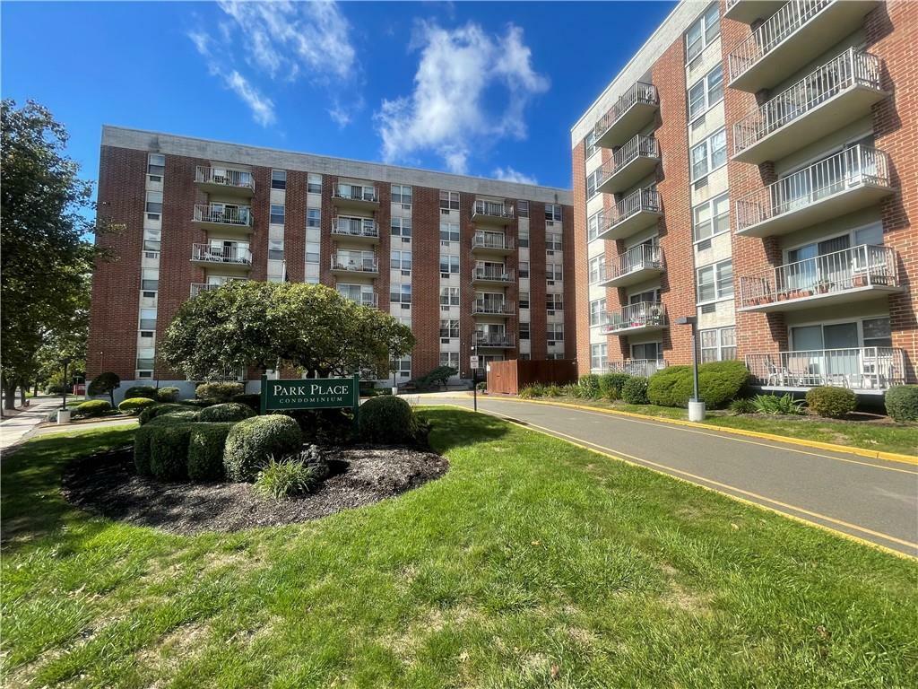 Property Photo: 35 Park Avenue 2L NY 10901