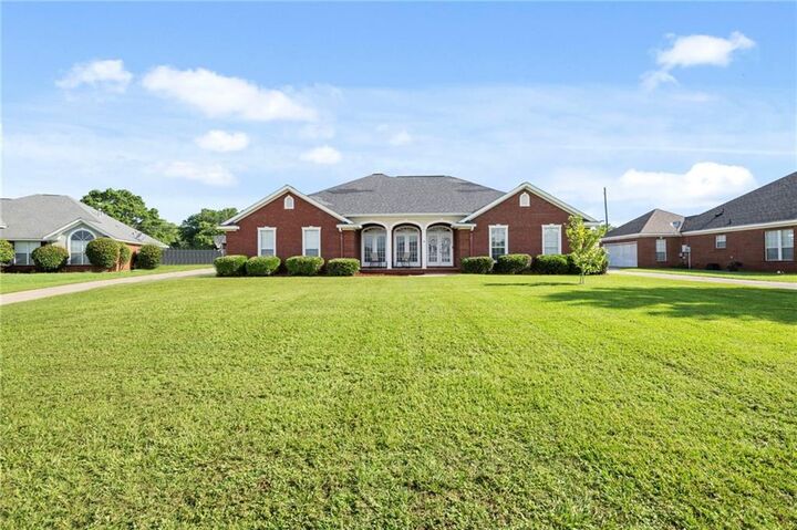 Property Photo: 9554 Tunbridge Court AL 36695