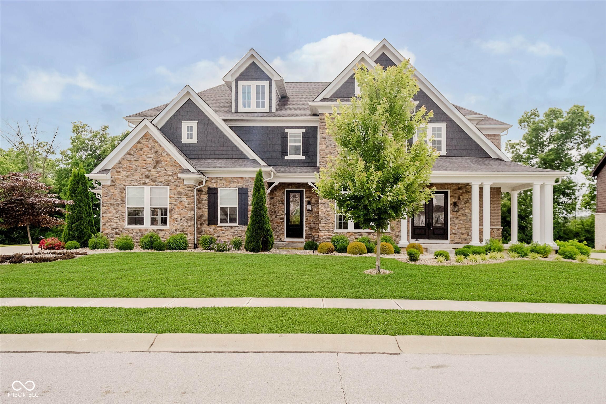 Property Photo: 5706 Bentbrook Drive IN 46106