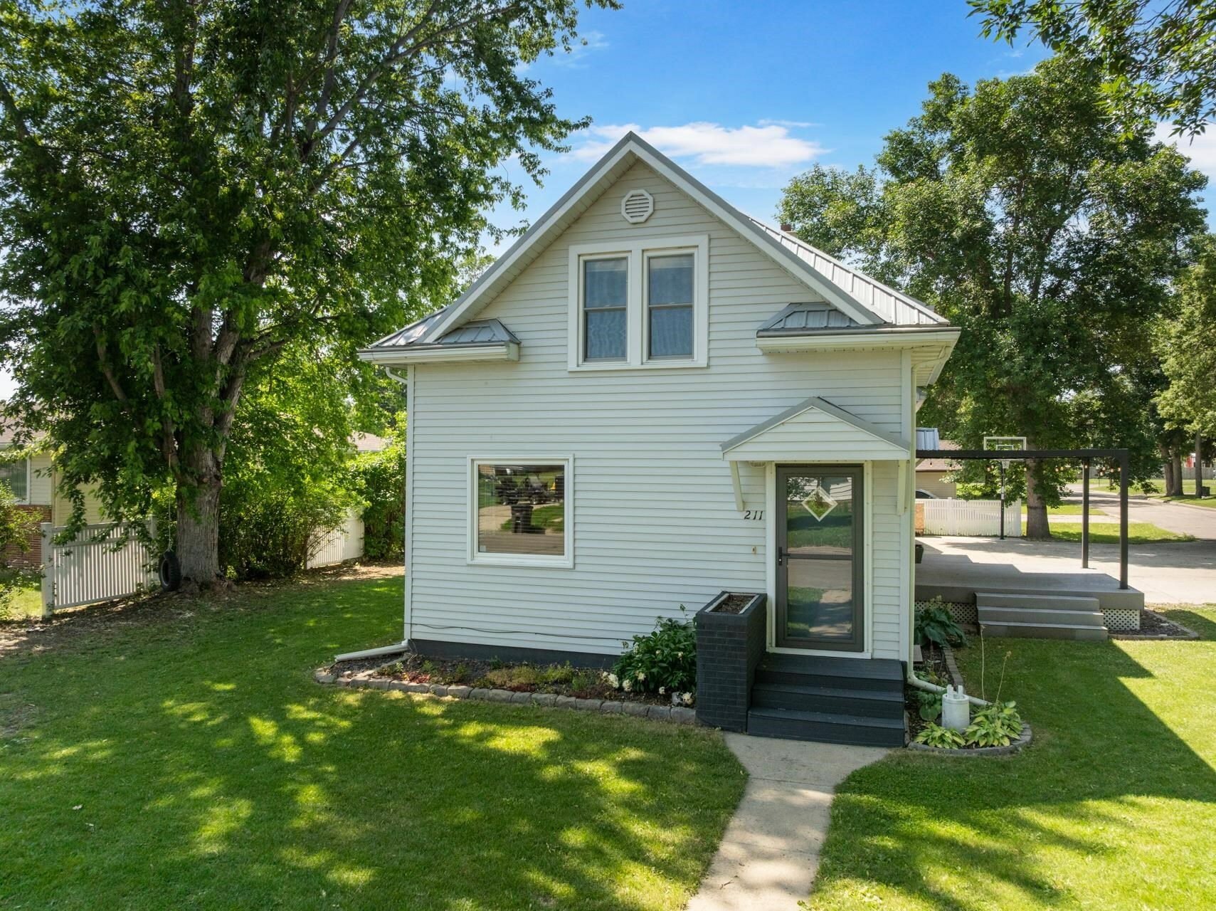 Property Photo: 211 W 3rd St ND 58790